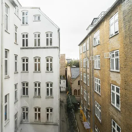 Fantastic 3-bed With French Balcony And Lake-views * 코펜하겐